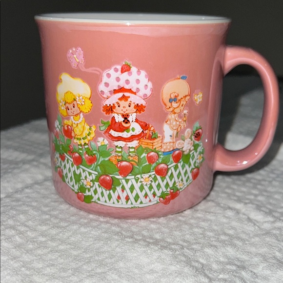 Strawberry Shortcake and Friends Charming Pink Mug - Picture 1 of 4